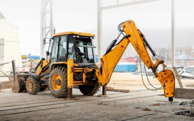 How does having a backhoe hammer help your excavator